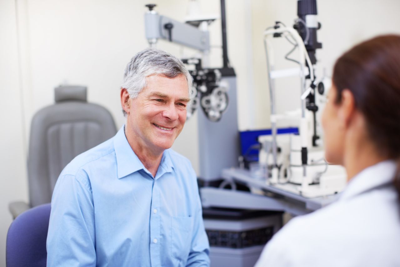 patient with optometrist